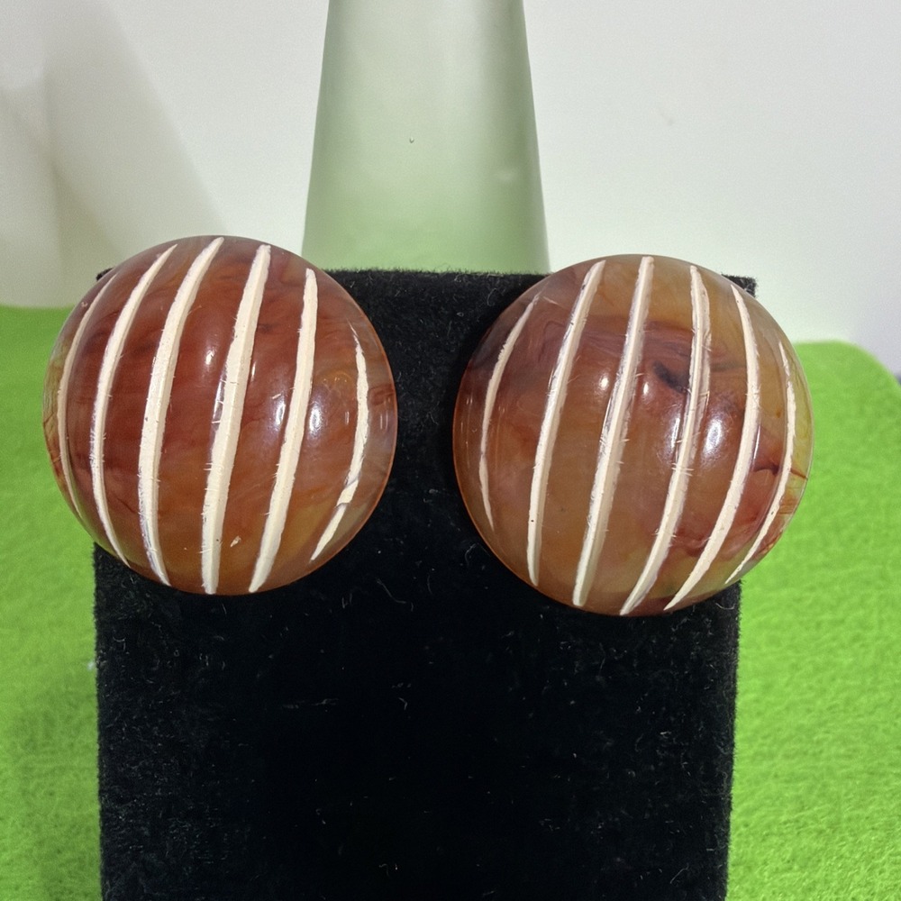 Vintage 1.25 Inch Round Puffy Orange Marbled Striped Lucite Retro Earrings